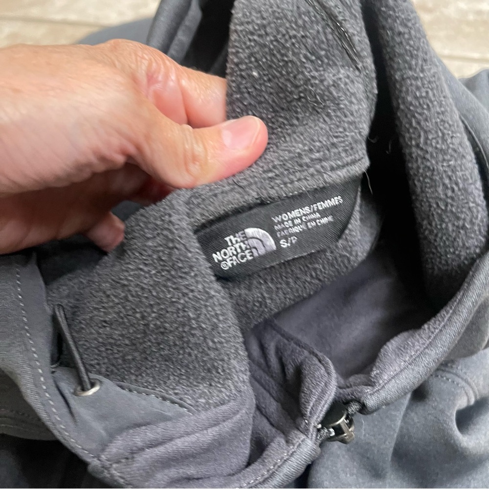 Women’s North Face Apex Risor Jacket- Color Heather Gray  Size S‎ EUC Winter - Picture 4 of 15